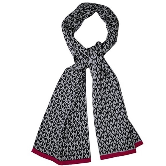 MK scarf and hat - Picture 5 of 6